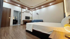 Desk, laptop workspace, WiFi (free) - Ngoc Cherry (Ninh Binh)