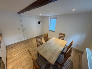 Dining - Vrbo Property (Heuthen)