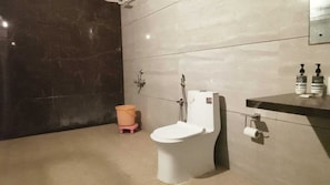 Luxury Tent, Balcony, Resort View | Bathroom | Shower, towels - Agvani Resort Jawai (Bera)