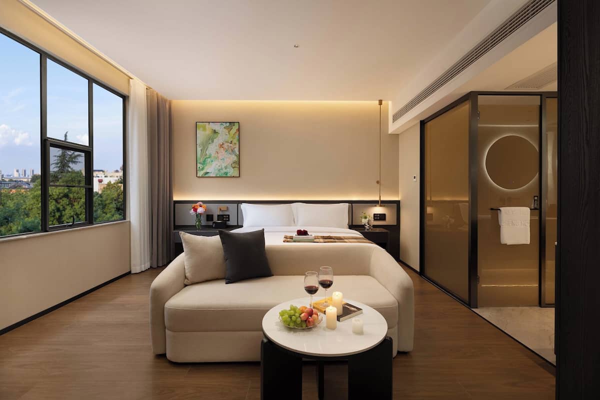 Habitación doble de lujo | Minibar, escritorio, espacio para trabajar con laptop y wifi gratis 