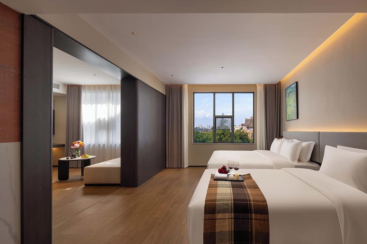 Suite de lujo | Minibar, escritorio, espacio para trabajar con laptop y wifi gratis 