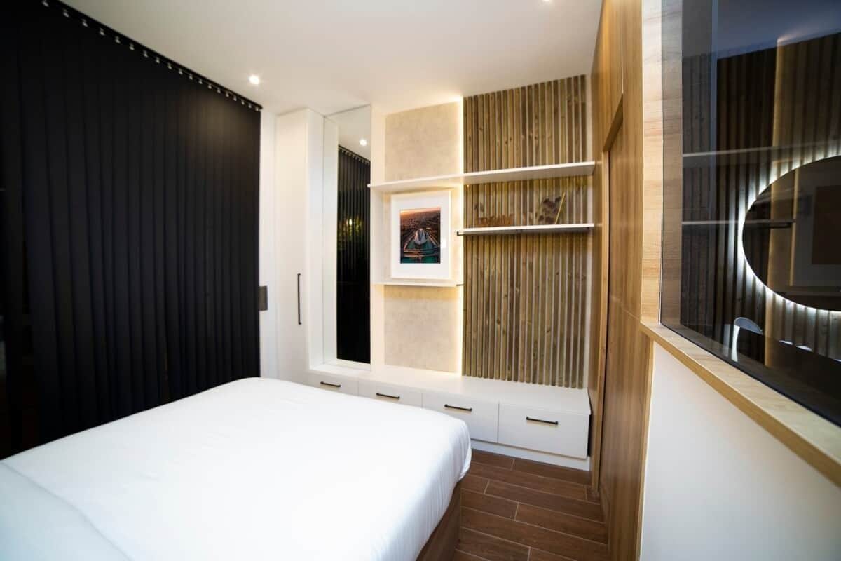 1 dormitorio, tabla de planchar con plancha, wifi
