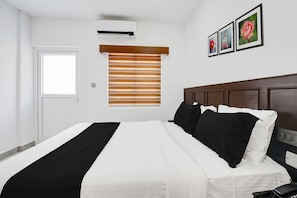 Classic Room | Desk, free WiFi - Collection O Munnar (Munnar)