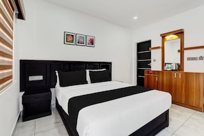 Classic Room | Desk, free WiFi - Collection O Munnar (Munnar)