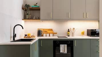 Refrigerador, microondas, horno, placa de cocina