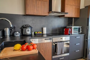 Private kitchen - 4.97 Super Host`s New Boutique & Prime Location (Limassol)
