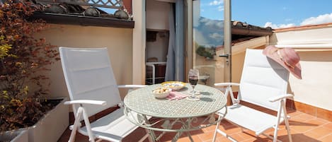 Apartment (1 Bedroom) | Terrace/patio