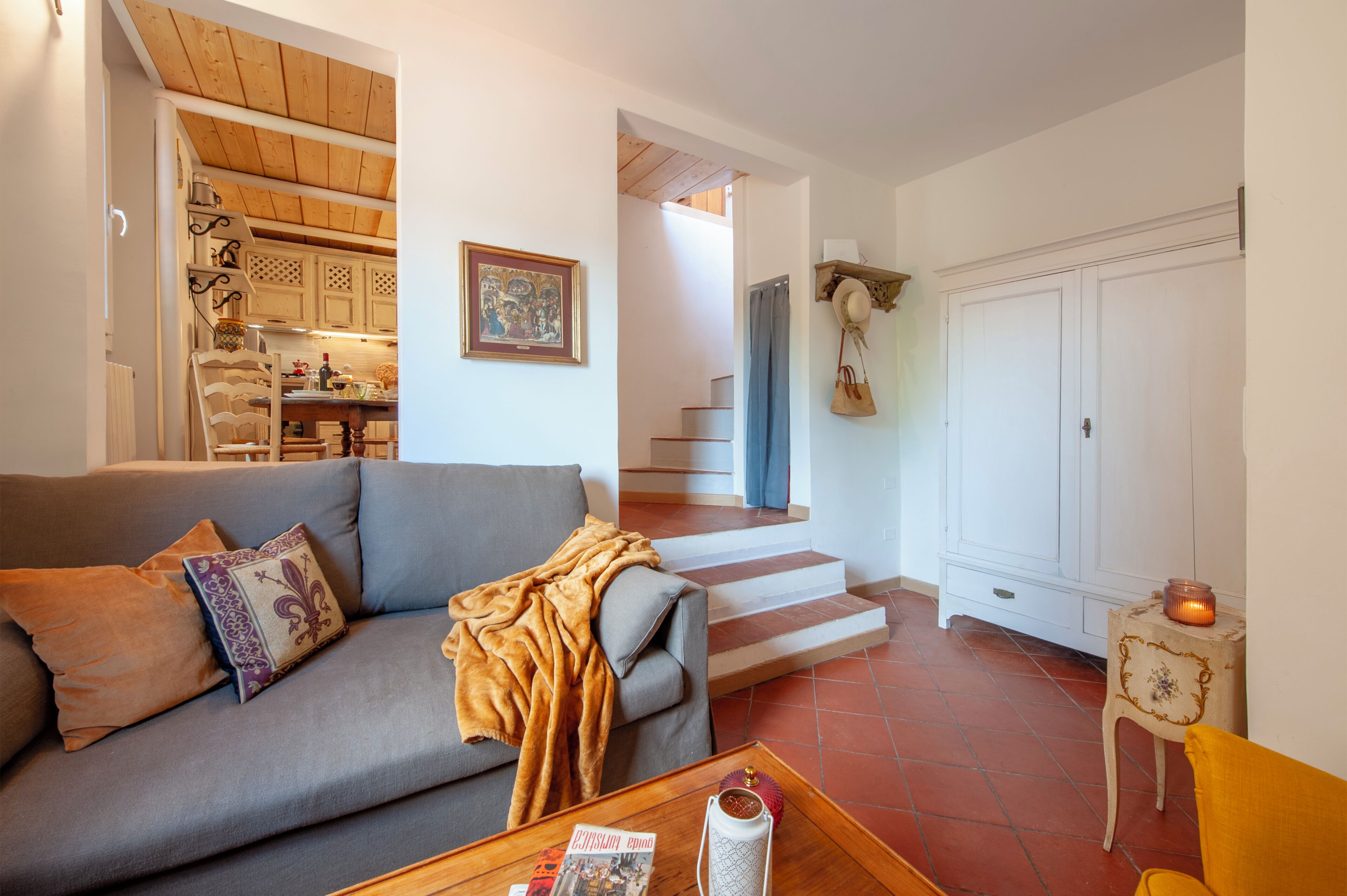 Huoneisto (1 Bedroom) | Oleskelualue | 32–tuumainen äly-TV, jossa kaapelikanavat