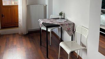 Comfort Double Room, Mountain View | Dining