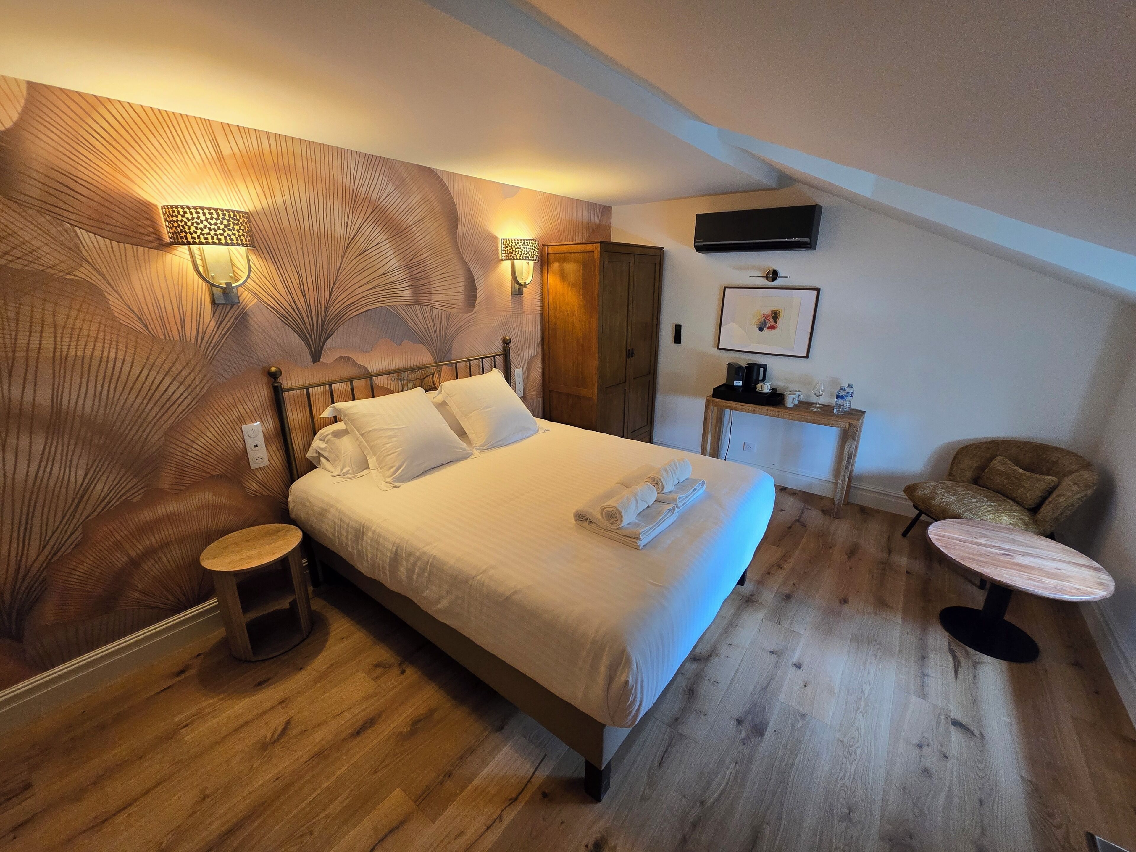 Phòng đôi Deluxe, quang cảnh vườn | Màn/rèm c  ản sáng, phòng cách âm, bàn ủi/dụng cụ ủi quần áo 