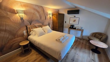 Quarto casal luxo, vista para o jardim | Cortinas blackout, quartos à prova de som, ferros/tábuas de passar roupa