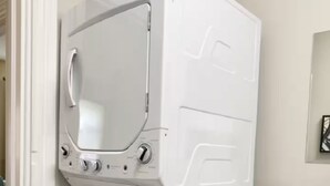 Interior - Cozy 2BR Apt 2 mi from Airport /PHL/ Free Parking (Prospect Park)