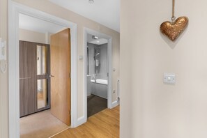 Bathroom - Heathrow Living 2BDR 2BA Apt by 360 Stays - Apt 06 (Stanwell)