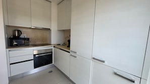 Private kitchen - Kings Towers Building, Unit 1102 (Luanda)