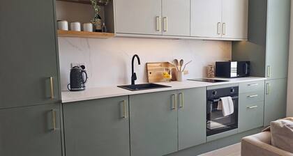 Pelican House No.10 | Luxury Apartment | Walk to The Beach | Bournemouth Centre