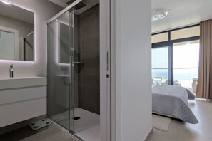 Room - SUNSET SAILORS prestige apartment (Benidorm)