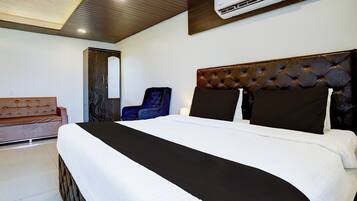 Classic Room | Desk, free WiFi