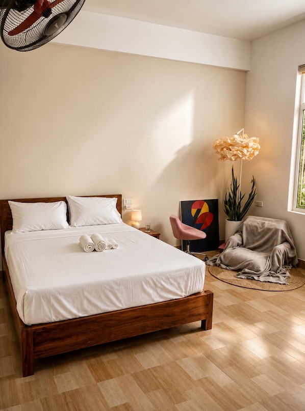 Habitación doble estándar, balcón | Wifi gratis