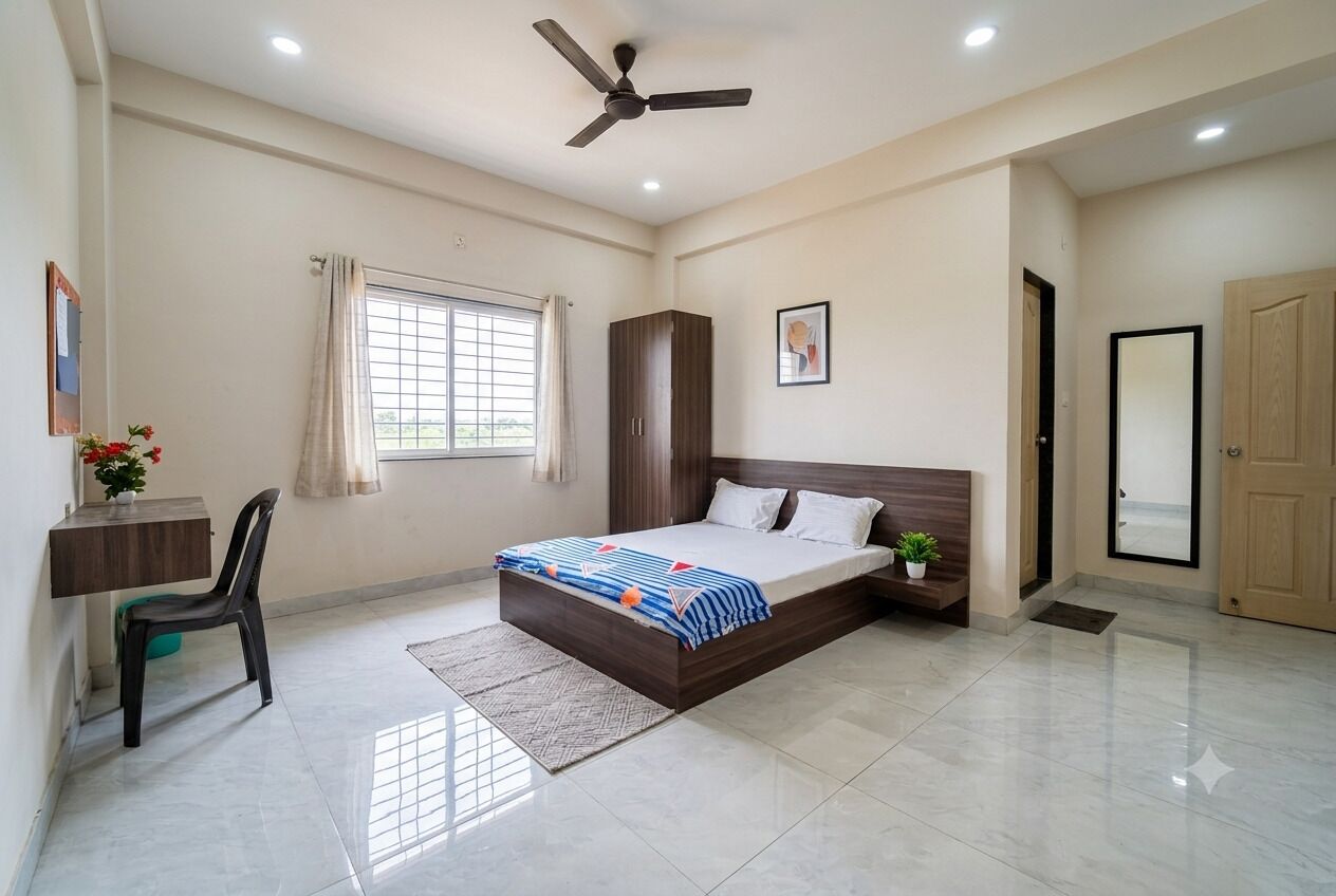 Deluxe Double Room | Laptop workspace
