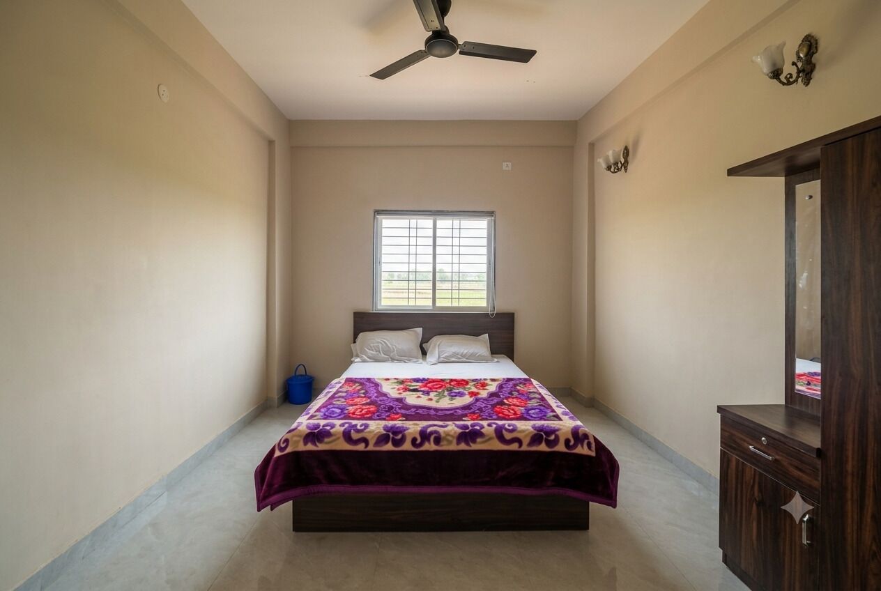 Classic Double Room | Laptop workspace
