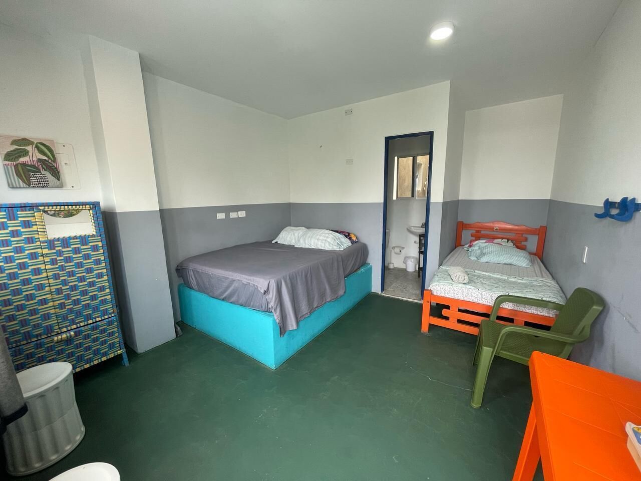 Economy Triple Room | Laptop workspace, blackout drapes, WiFi (free)
