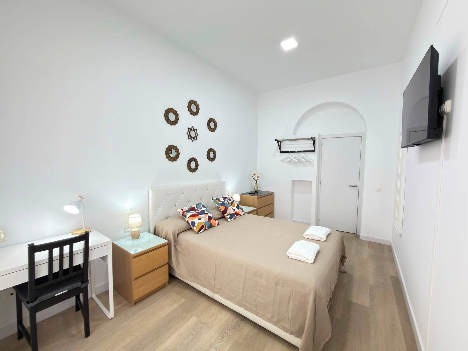 Tweepersoonskamer, gemeenschappelijke badkamer | Een strijkplank/strijkijzer, gratis wifi, beddengoed