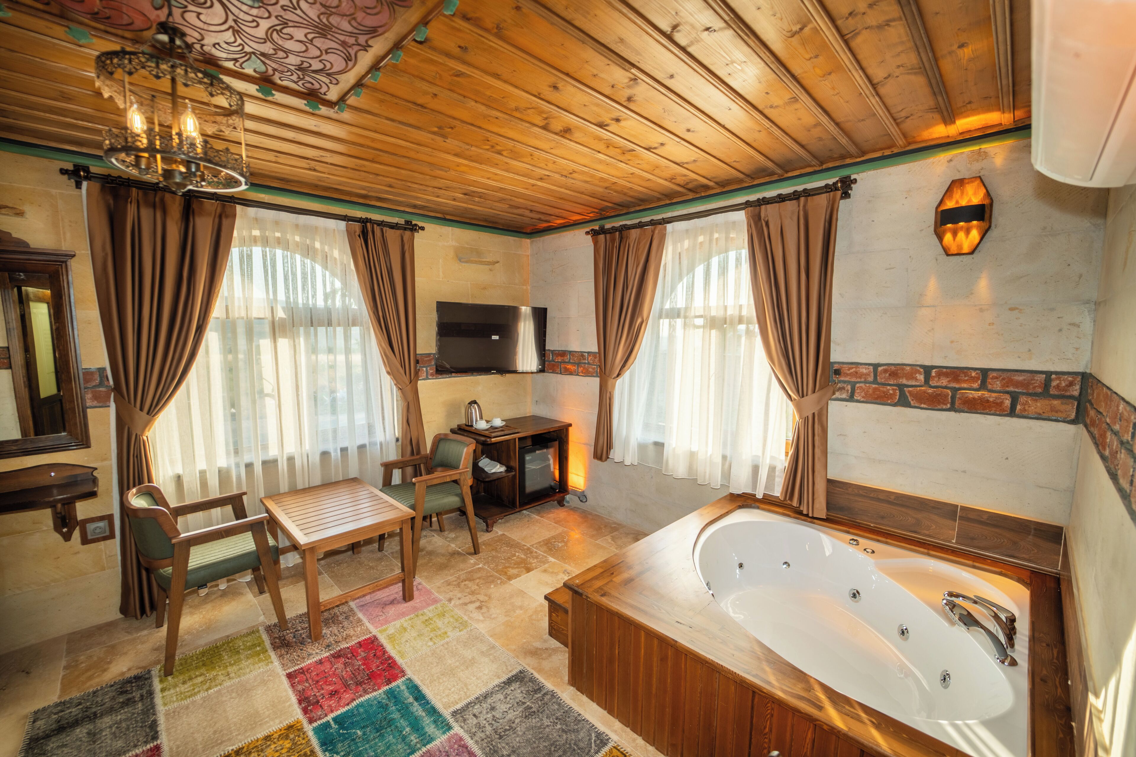 Royal-Suite | Badezimmer | Kostenlose Toilettenartikel, Haartrockner, Handtücher, Seife