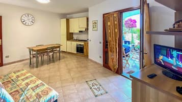 Apartment, Patio, Garden View | Interior