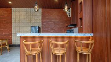 Premier Villa, Pool View | Private kitchen