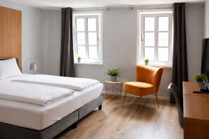 Double or Twin Room | Desk, laptop workspace, WiFi (free) - Dahlbrucher Hof (Hilchenbach)