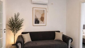 Unclassified image, 4 of 9, button - Bright & Elegant 1BR Apartment | City Center (Bucharest)