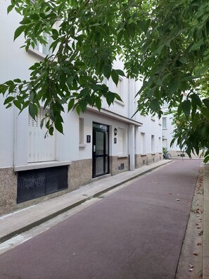 Unclassified image, 5 of 11, button - Charming 36-square-meter two-room apartment in the heart of the 11th arrondissement, in a quiet and well-insulated location (Paris)