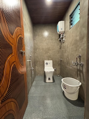 Towels, soap, shampoo - Dandeli Jungle Inn Resort (Dandeli)