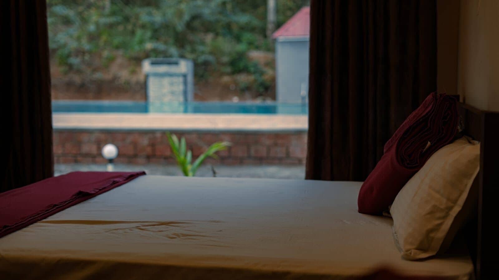 Deluxe Room, Pool View