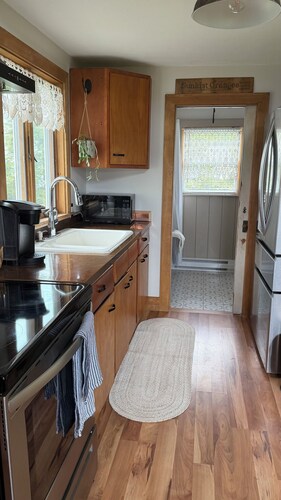 Sweet 1-bedroom cottage in charming Stonington Area