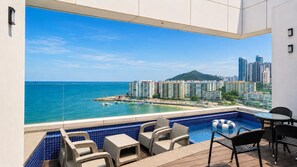 Double Room, Balcony, Beach View | Pool - VODASTAY THE PENT (Busan)