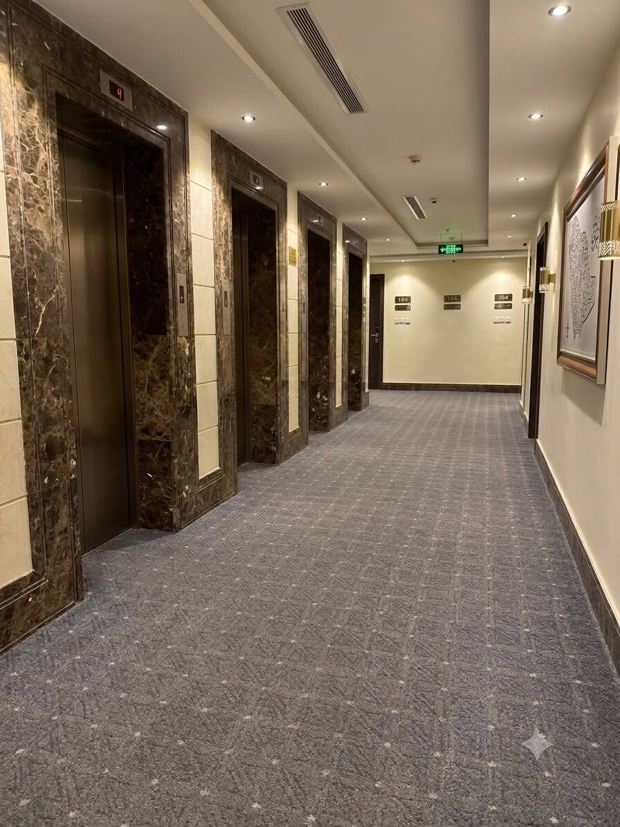 Handrails in hallways