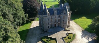 Castle and outbuilding set in extensive grounds, 15 minutes from the D-Day beaches.