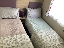 3 bedrooms, WiFi (free), bed sheets