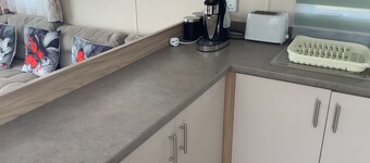 Holiday Home Sleeps 8 With Parking
