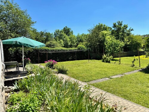 Green Oasis in Weikersheim – Entire House, 2 Apartments, Up to 10 Guests
