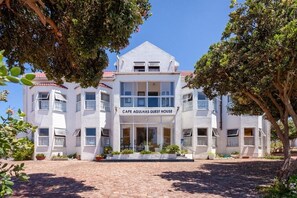 Exterior - Cape Agulhas Guesthouse (L'Agulhas)