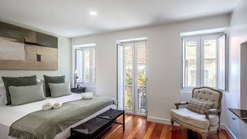 1 bedroom, bed sheets