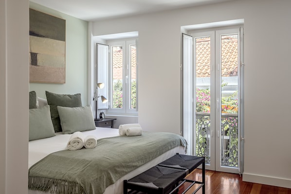 1 bedroom, bed sheets - Estrela Riverside Studios II by Homing (Lisbon)