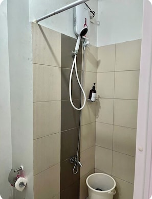 Bathroom - Cozy Condo at Quezon City (Quezon City)