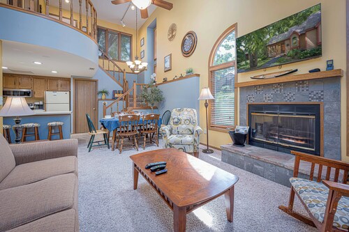 Pet-Friendly Wooded Villa w/ Fireplace, Pool & Club Access