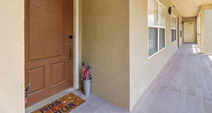 Lake Martin Condo Getaway With Pool!