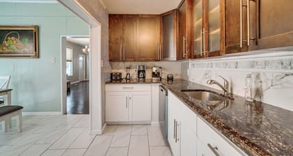 Pets Welcome! Hinton Home w/ Mtn Views