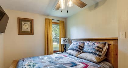 Peaceful Lake Getaway Near Bull Shoals Marina