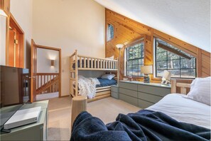 Room - Best Truckee / Northstar offering in one place 
On ski shuttle route + amenities (Truckee)
